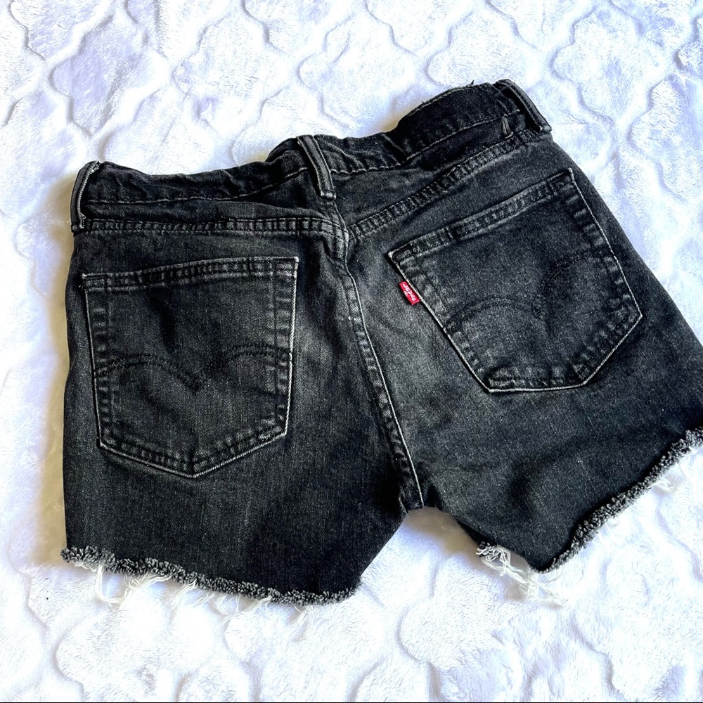 Levi’s Shorts - Picture 3 of 6